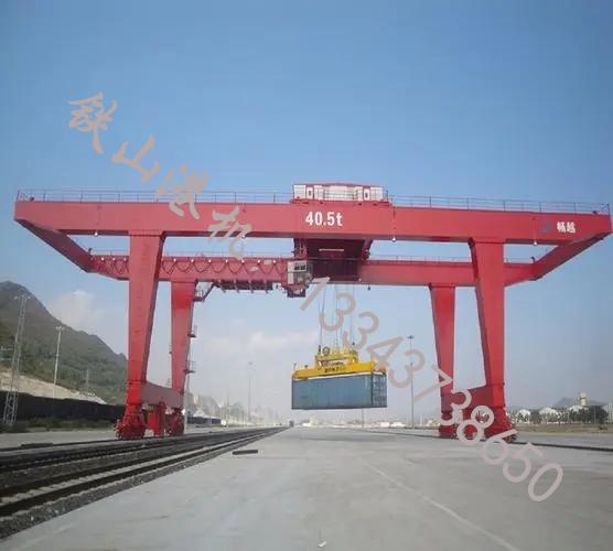 江西景德鎮(zhèn)集裝箱起重機(jī)廠家起重機(jī)適用于港口、碼頭等地方作業(yè)
