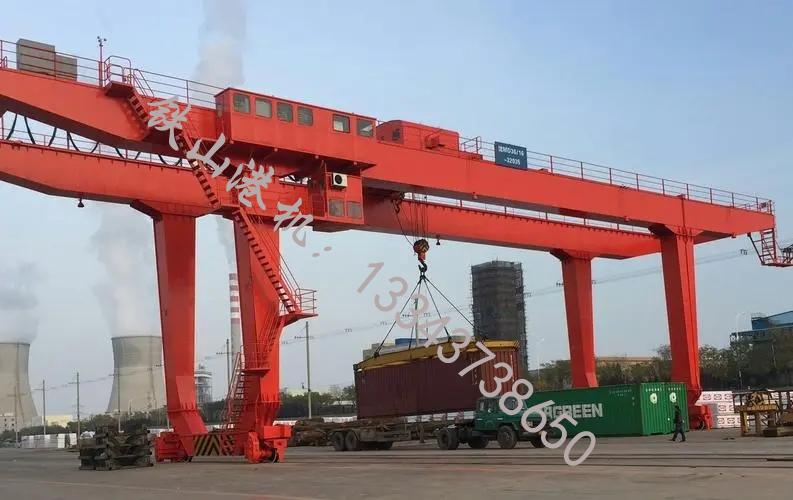 江蘇常州岸邊集裝箱起重機廠家起重機進行檢查都是哪些內(nèi)容呢？
